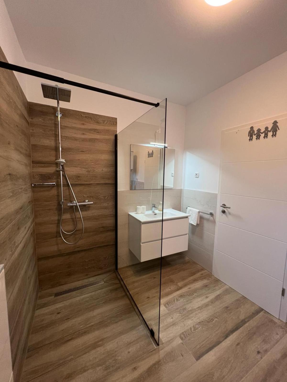 Apartments Mamma Mia Оребич Экстерьер фото
