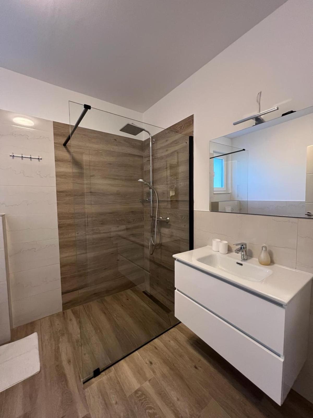Apartments Mamma Mia Оребич Экстерьер фото